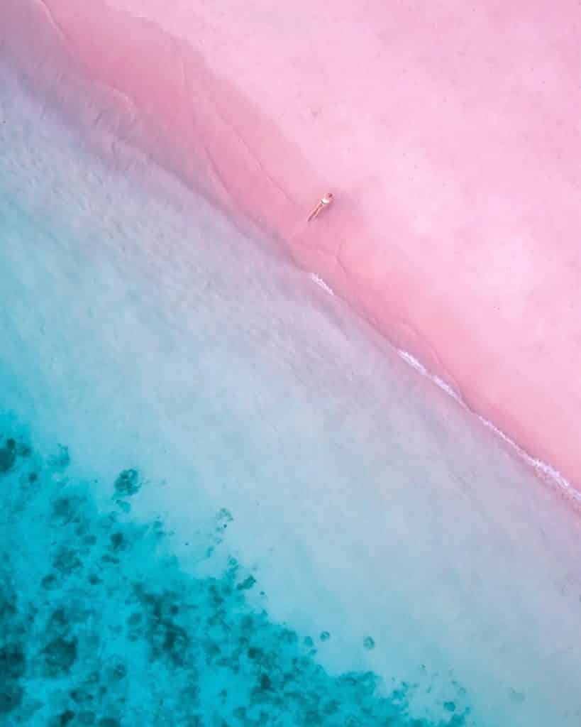 Gemaynya-Pantai-Pink-Labuan-Bajo-Aesthetic-Ga-Ada-Obat-Deh