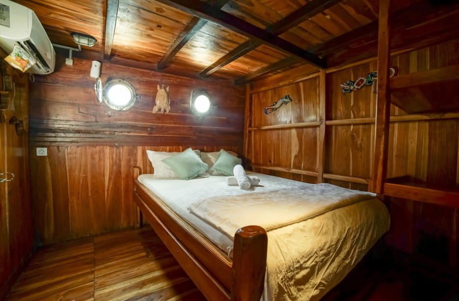 Cabin Kapal Cajoma III Phinisi Labuan Bajo