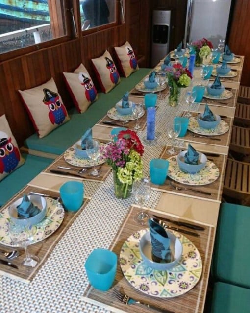 Dinning Room Kapal Thalassa Phinisi 1