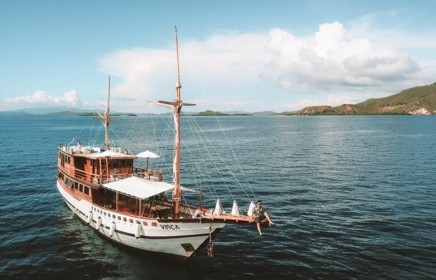 Sewa Kapal Vinca Voyages Phinisi Liveaboard Labuan Bajo