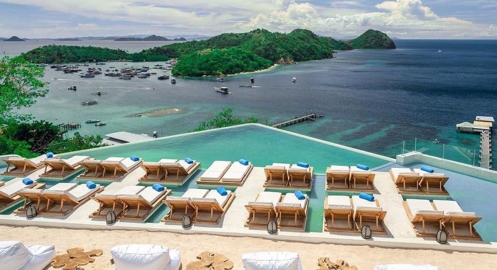 14 Penginapan di Labuan Bajo dengan Kolam Renang dan View Laut