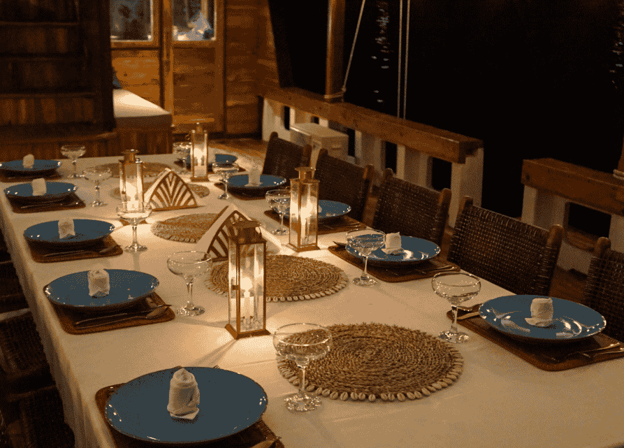 Indoor Dining Area Kapal Vinca Voyages